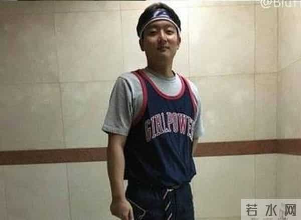 被Bigbang整，给Apink伴舞，经纪人的苦逼日常