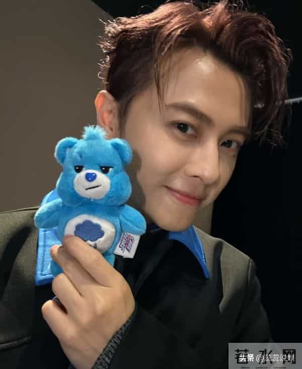 棒棒糖王子全面停工！从亚运会代言人到插足者，一手好牌打太烂了