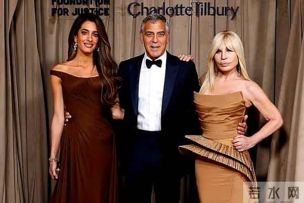 克鲁尼夫妇走红毯真是养眼!47岁美女律师娇妻穿裹身鱼尾裙,真美