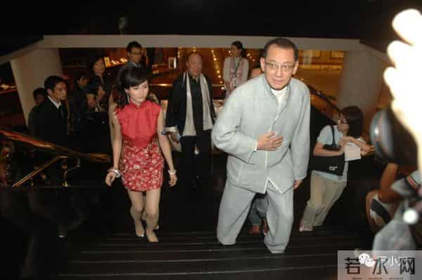 万小刀：征服俄罗斯的“三级女星”