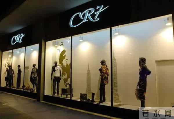 还没结婚就当3个娃后妈，她的恋情价值几亿？