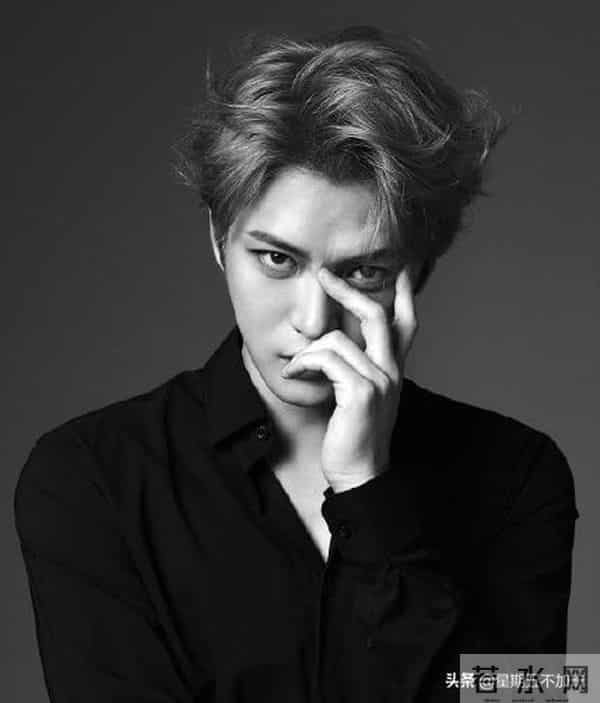 10年封杀涅槃重生,SM没能杀死他:穷小子逆袭的狗血人生