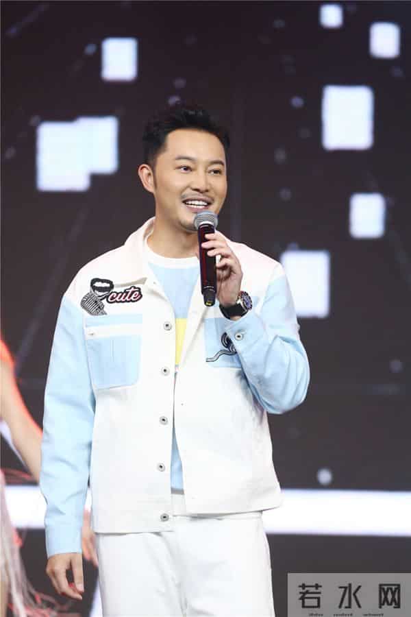 华少朱丹同台“相爱相杀”《嗨！蓝朋友》重燃“记歌词”战火