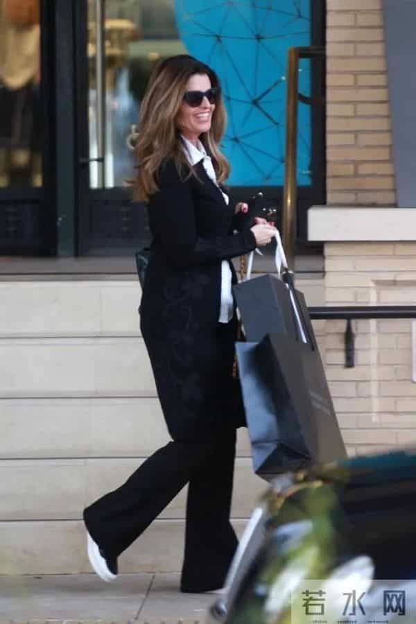 私生子,男明星银行卡的噩梦!l People