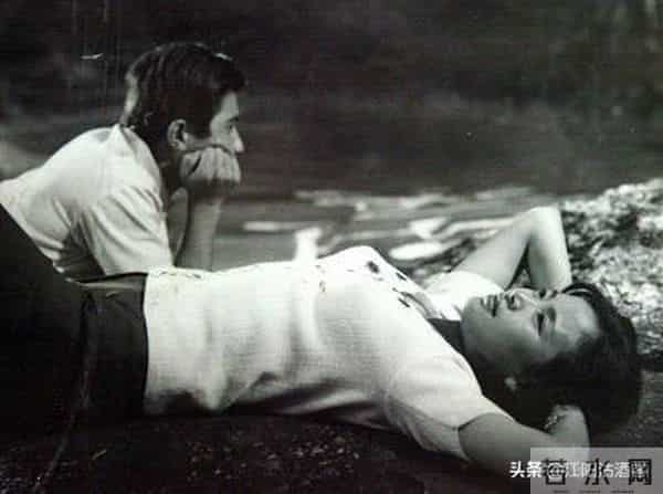 《庐山恋》中国40年前第一部吻戏,唯一获得吉尼斯记录的影片