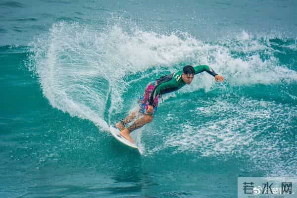 还记得《天外飞仙》里的上官浩琪吗？他现在长这样