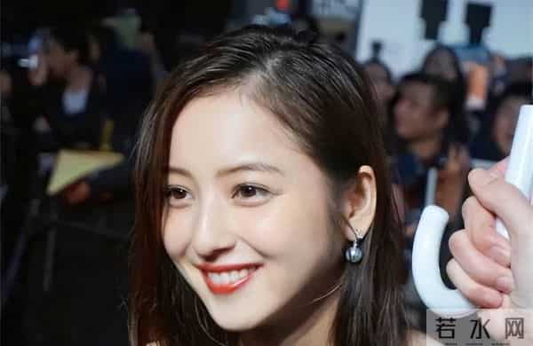 大家都说她日本演技最差的女优，但是看脸就原谅她了