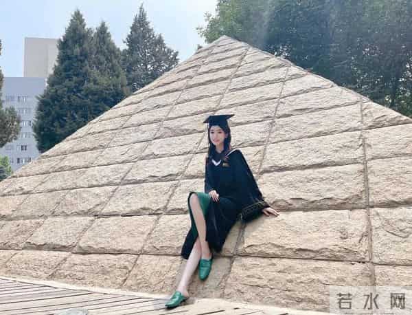 点赞“火箭少女”!北影女孩增重20斤,考上公务员又报名参军