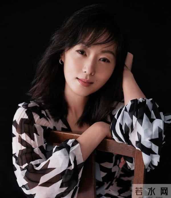 被造黄谣20年,51岁的她“官宣结婚”打脸全网:别来评价姐的人生