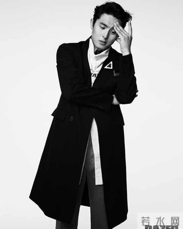 自己剪头睡公司的明星，只有他了-光棍偶像明星的《我独自生活》