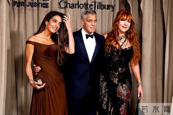 克鲁尼夫妇走红毯真是养眼!47岁美女律师娇妻穿裹身鱼尾裙,真美