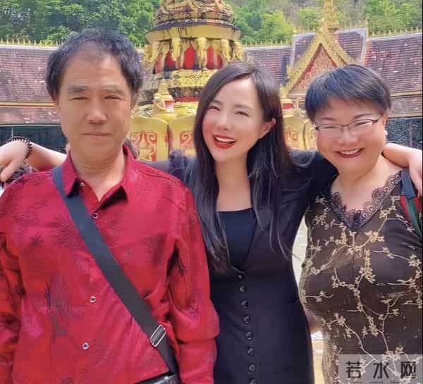 曝37岁干露露隐婚生女!分享女儿近照被喷,曾与大22岁邓建国订婚