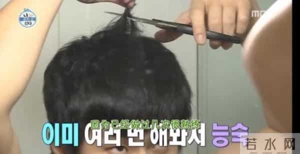 自己剪头睡公司的明星，只有他了-光棍偶像明星的《我独自生活》