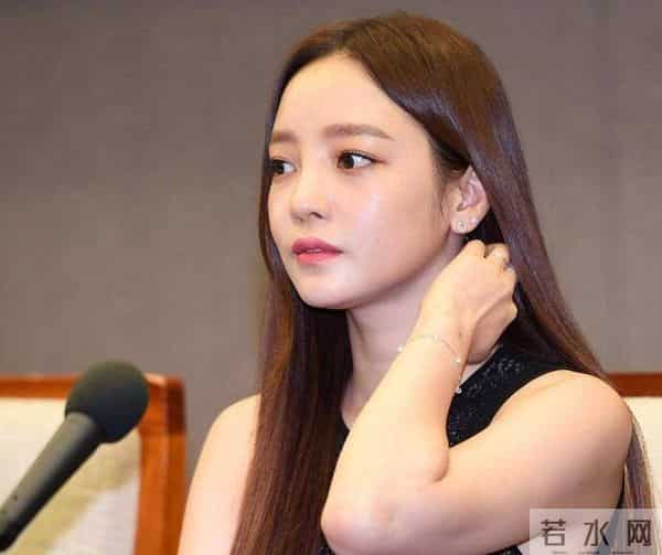 具荷拉家中身亡 揭露具荷拉三次自杀的真正原因太心酸了