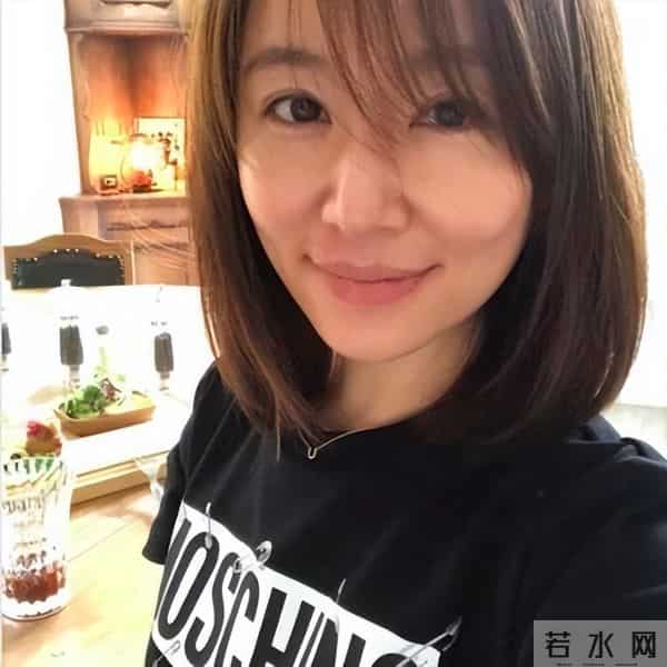 林心如原形毕露？和5位半裸男聚会照片被扒出，网友：尺度太大