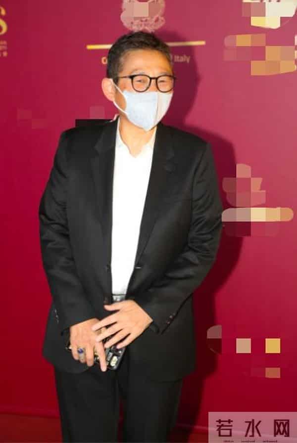 香港一慈善晚宴众星云集！何超琼与同性密友同台，叶童夫妇罕合体