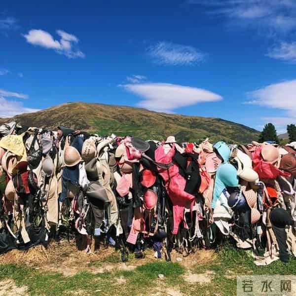 姑娘们到了这里都会脱下“内衣”，真正原因值得尊重，可别想歪了