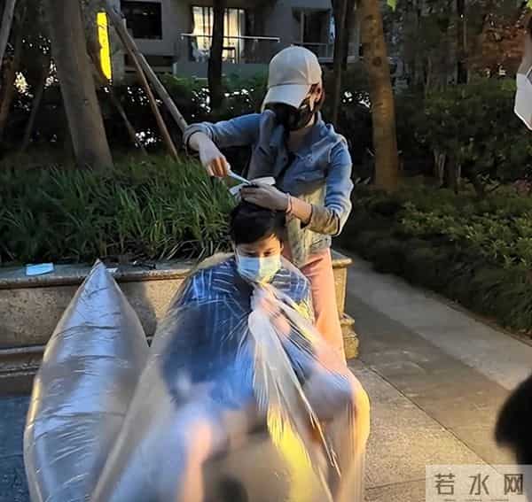 30岁身价几十亿,报复手段堪称教科书,富婆马伊琍的自我挣扎