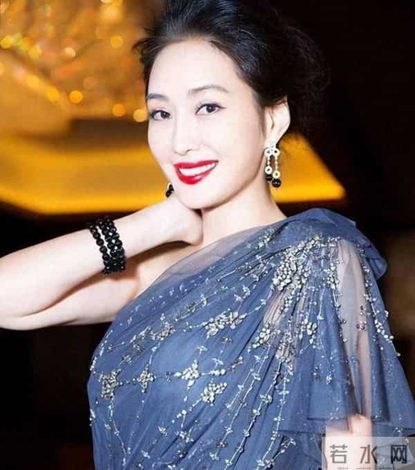 被老外骗财又骗色,反手就嫁北京亿万富豪,如今无儿无女也很受宠