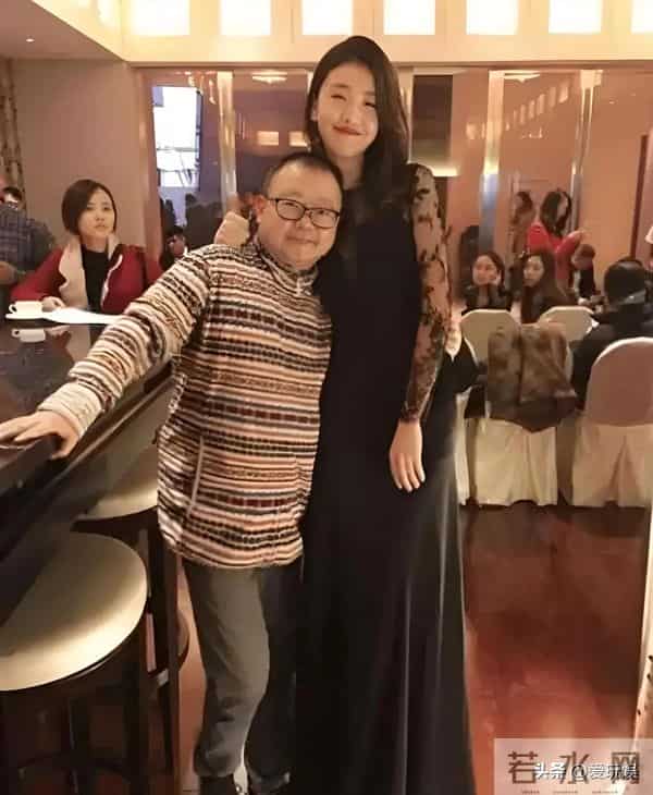 原来他们是两口子，老婆1米82，演技最好的模特，老公也是演员