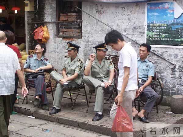 见不得残疾人卖艺，是一座城市的悲哀 - 原创