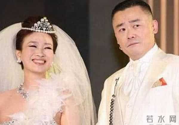 美国感染破79万!曾兴高采烈去美国的周立波黄海波凤姐现在如何了