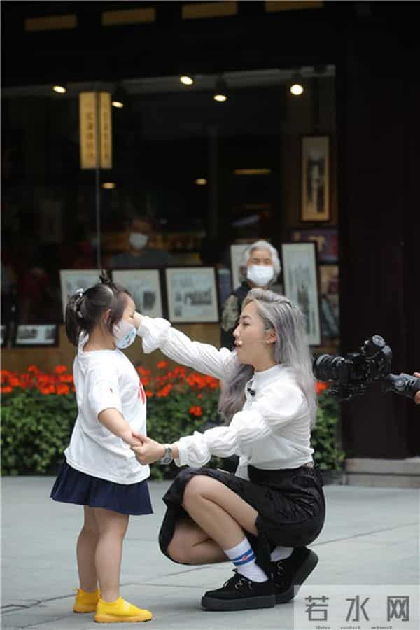 快来！九曲桥上听“梁祝”，演艺大世界豫园“快闪”进行中
