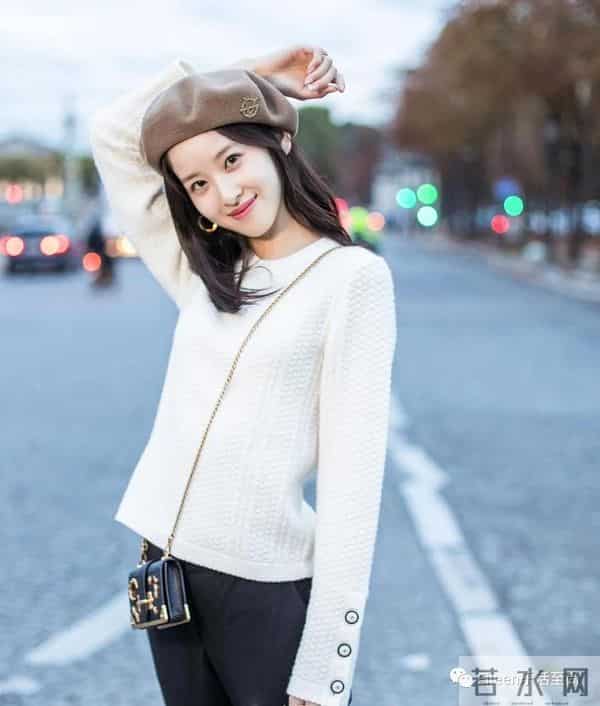 合影被裁？奶茶妹妹的千亿名媛晋级路还有多长？