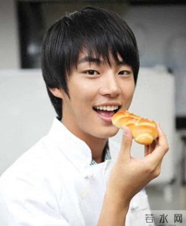 昔日韩剧男神近况:39岁仍不婚,至今仍忘不了童年单亲家庭之伤。