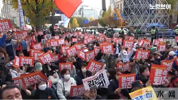 常洛闻：踩踏事件当天，首尔警察正忙着……