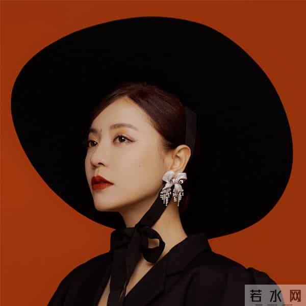 丁当推出翻唱专辑《当我们再一起》精选10首90年代经典金曲