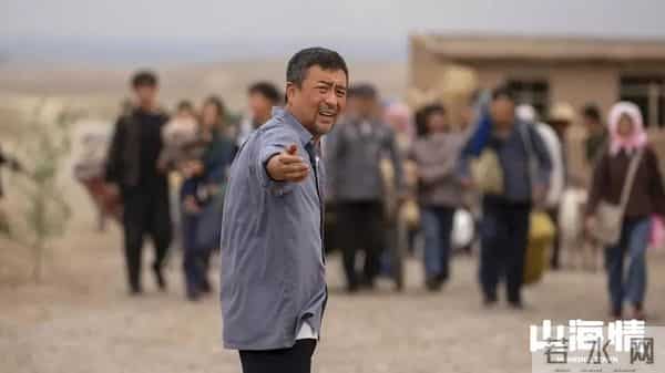 《山海情》人间清醒张嘉译，用“土掉渣”的演技，征服了所有观众