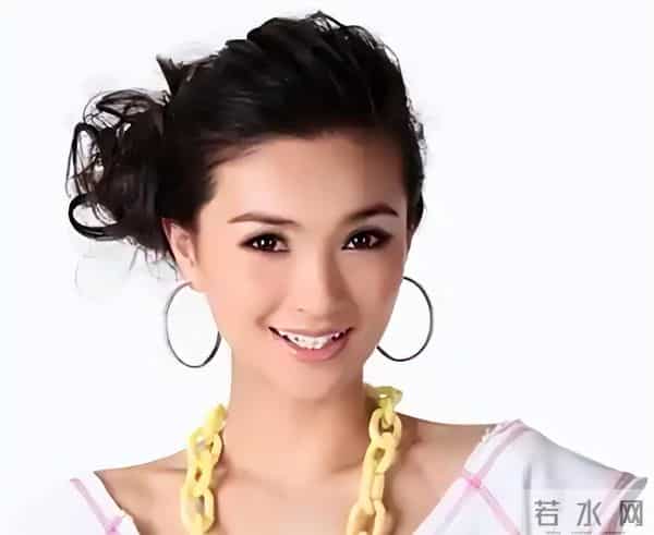 女演员被拘留，和63岁董事长男友由于重组不顺，不仅亏了500万，还惹来了麻烦