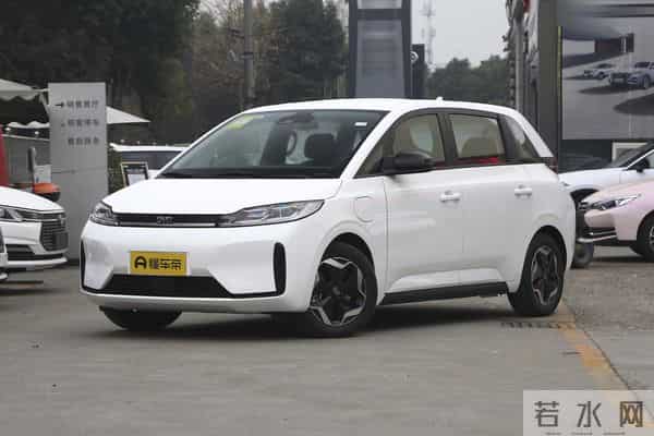 想买大5座侧滑门MPV,可以看看比亚迪D1,家人坐着舒服、车内安静