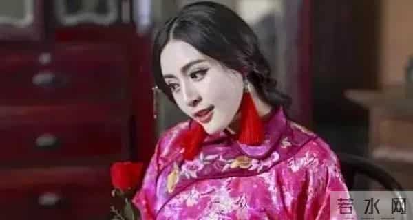 超女选手8年整成范冰冰,99%的相似度看呆李晨!