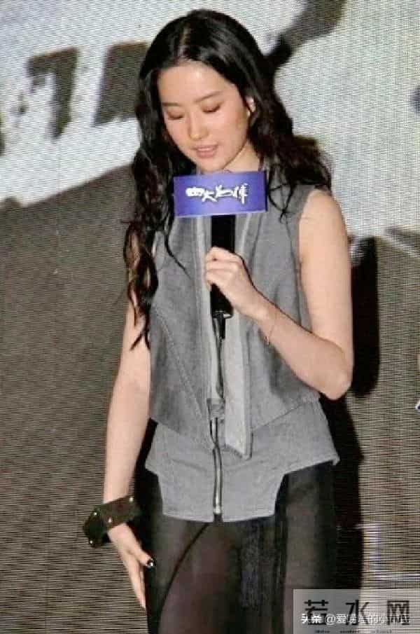 刘亦菲穿透视裙炸场!轻盈薄纱若隐若现,美到窒息谁懂?