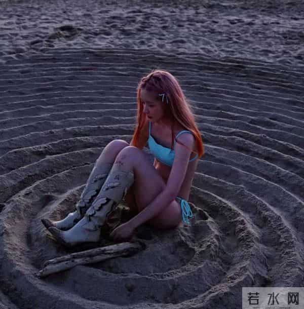 林心如陷入凸点疑云，下面几位女星更夸张，网友直呼扛不住。