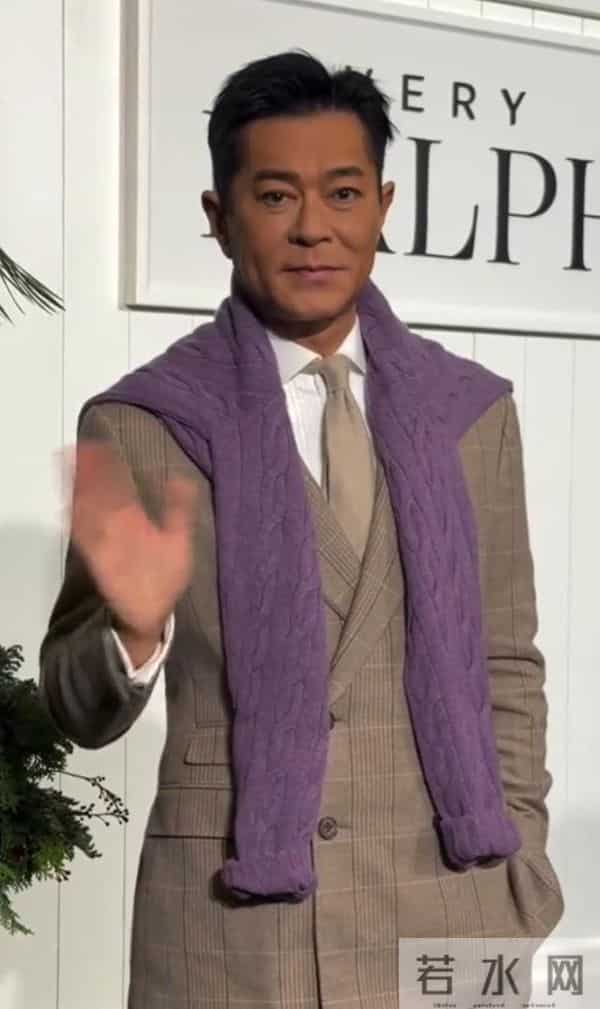 香港这一晚，55岁古天乐和40岁宋仲基同框，才发现男人的花期好短