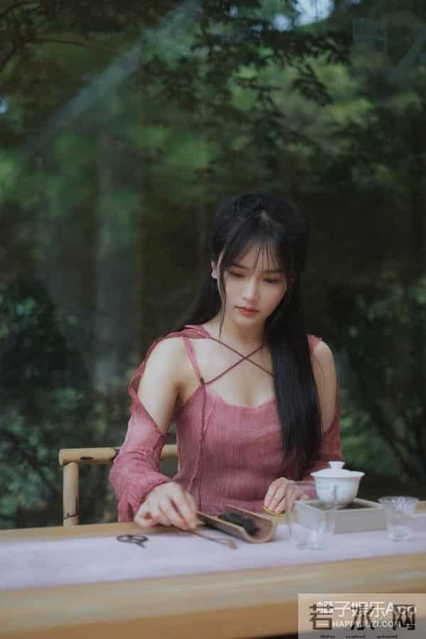 还记得古早网红南笙吗?她的脸这是do了吗?