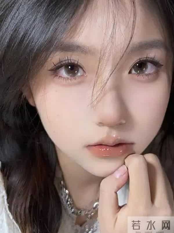 韩国的十大美女，一半性感妩媚，一半冰清玉洁，各个都是人间尤物