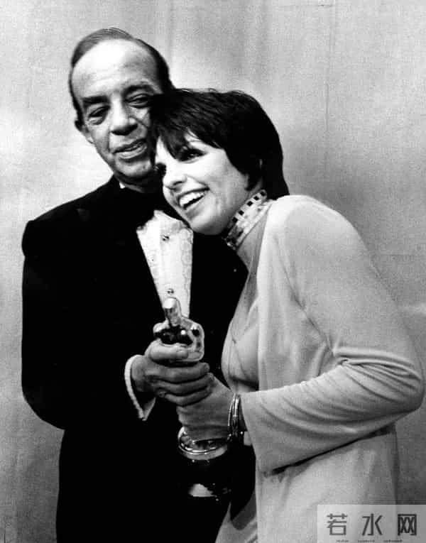 私生子,男明星银行卡的噩梦!l People