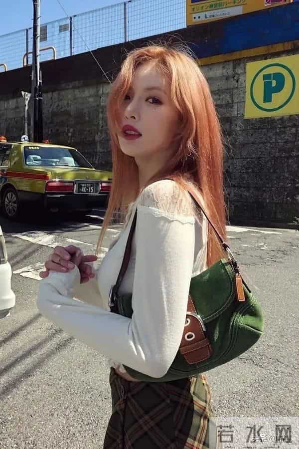 因谈恋爱被公司双双开除，金泫雅&金晓钟分手了？