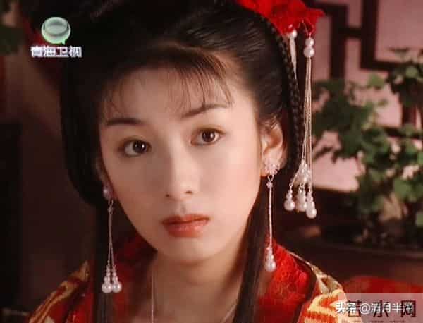 明明已经美得不可一世,却想不开去动脸,这4位女星全是反面案例