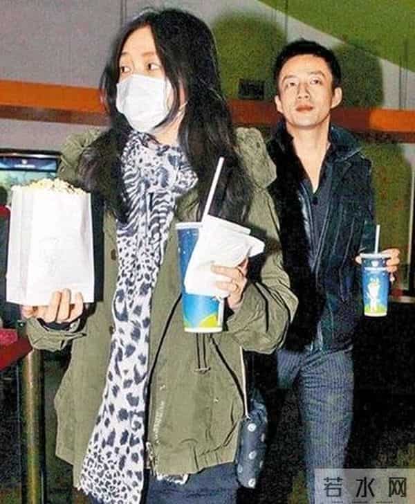 伊能静晒儿女合照 称作为母亲有爱的能力