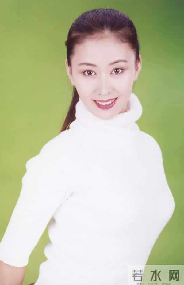 “初代裸模”汤加丽：父亲不认她，丈夫气得离婚，23年后救赎自己