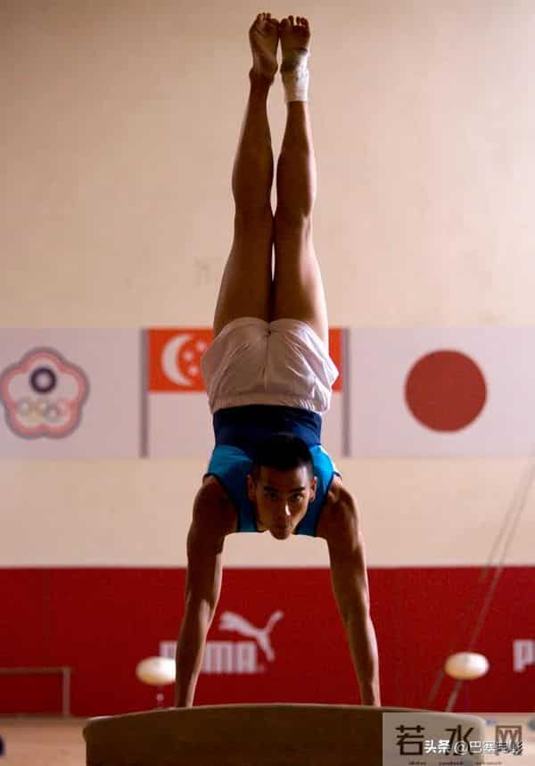 有一种性感,是男明星们的翘臀,恰到好处的刚刚好