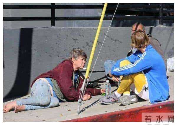 贾斯汀比伯:成名要趁早,实力是王道