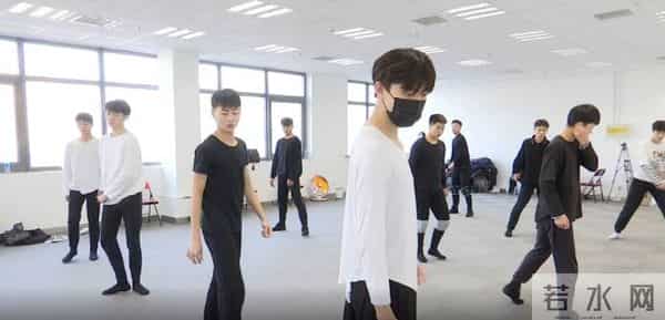 早安山东｜山东发布大雾橙色预警信号；全国现有高、中风险区6＋61个；春节假期延长至2月27号？假的