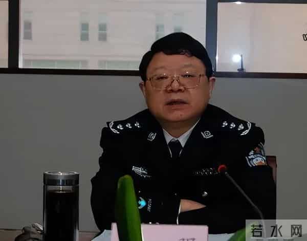 从扫黑局长到贪官污吏:文强的四十年堕落之路