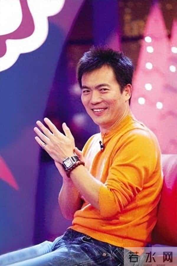 黄健翔离婚16年：他惹官司，再婚后又做父亲，前妻患癌至今单身